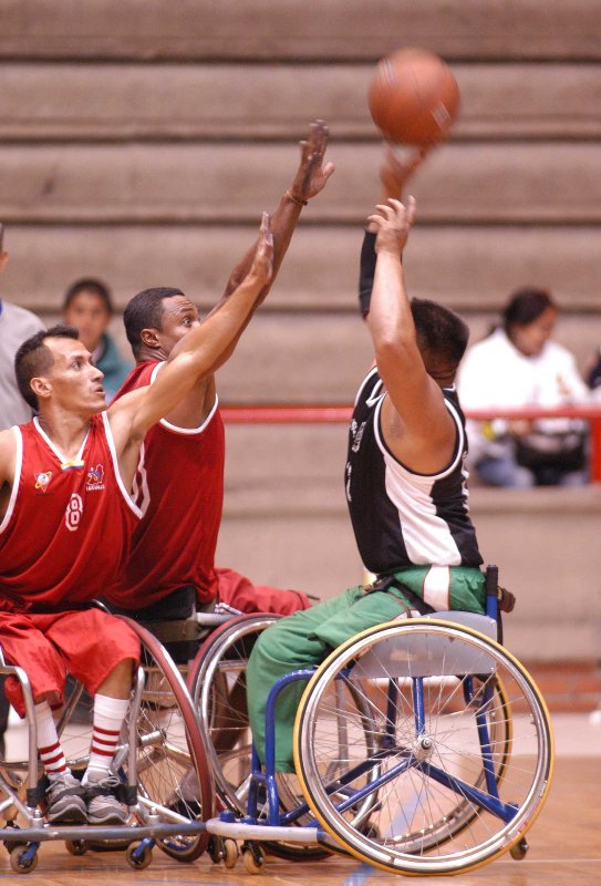 LA LIGA DE BALONCESTO EN SILLA DE RUEDAS LLEGA A LAS TELES AUTON&Oacute;MICAS