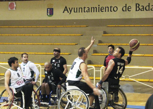 MIDEBA EXTREMADURA,  66-  CL&Iacute;NICAS RINCON AMIVEL,  61. VICTORIA PELEADA DEL MIDEBA ANTE M&Aacute;LAGA