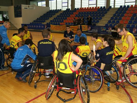 ARAG&Oacute;N VENCE EN EL PARTIDO INAUGURAL DEL CAMPEONATO DE ESPA&Ntilde;A DE BALONCESTO EN EDAD ESCOLAR