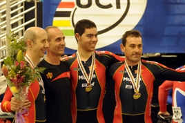 PORTO-VILLANUEVA Y EL EQUIPO DE VELOCIDAD LOGRAN EL BRONCE EN EL MUNDIAL DE CICLISMO PARAL&Iacute;MPICO EN PISTA