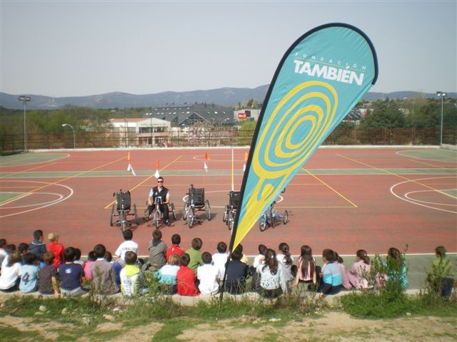  LA FUNDACI&Oacute;N TAMBI&Eacute;N ACERCA EL DEPORTE ADAPTADO A TODOS LOS ESTUDIANTES