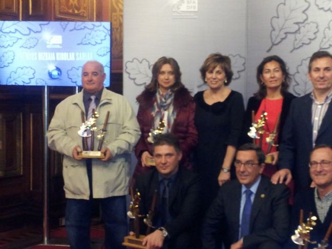 MARCIANO V&Aacute;ZQUEZ, SELECCIONADOR NACIONAL DE TIRO OL&Iacute;MPICO, RECIBE EL PREMIO DE BIZKAIA AL DEPORTE EN SU EDICI&Oacute;N DE 2012