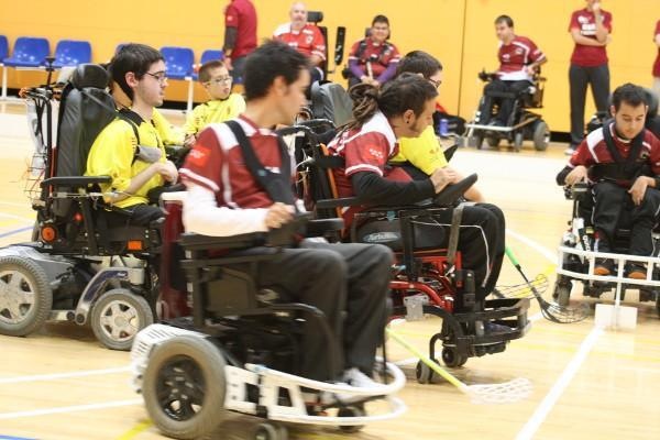 CR&Oacute;NICA -( PARTIDO AMISTOSO DE H&Oacute;CKEY EN SILLA DE RUEDAS EL&Eacute;CTRICA ) C.P ALCOBENDAS - C.P ALUCHE