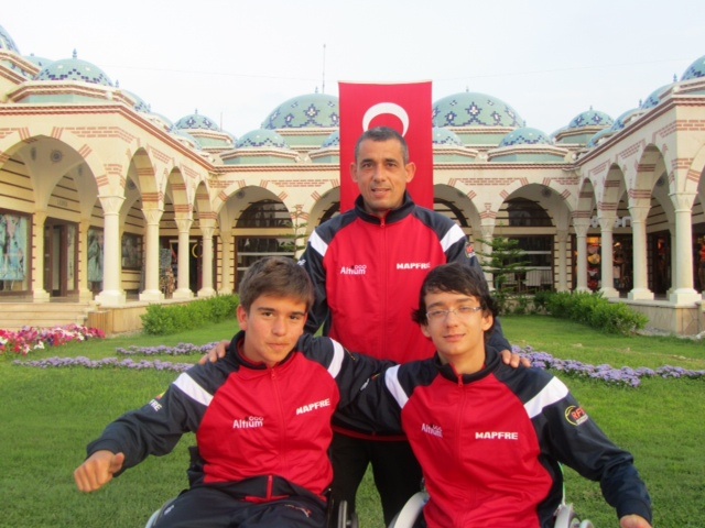 LA SELECCI&Oacute;N ESPA&Ntilde;OLA JUNIOR DE TENIS EN SILLA DE RUEDAS, JUGAR&Aacute; LA FINAL DEL CTO. DEL MUNDO POR EQUIPOS QUE SE EST&Aacute; DISPUTANDO EN TURQU&Iacute;A.