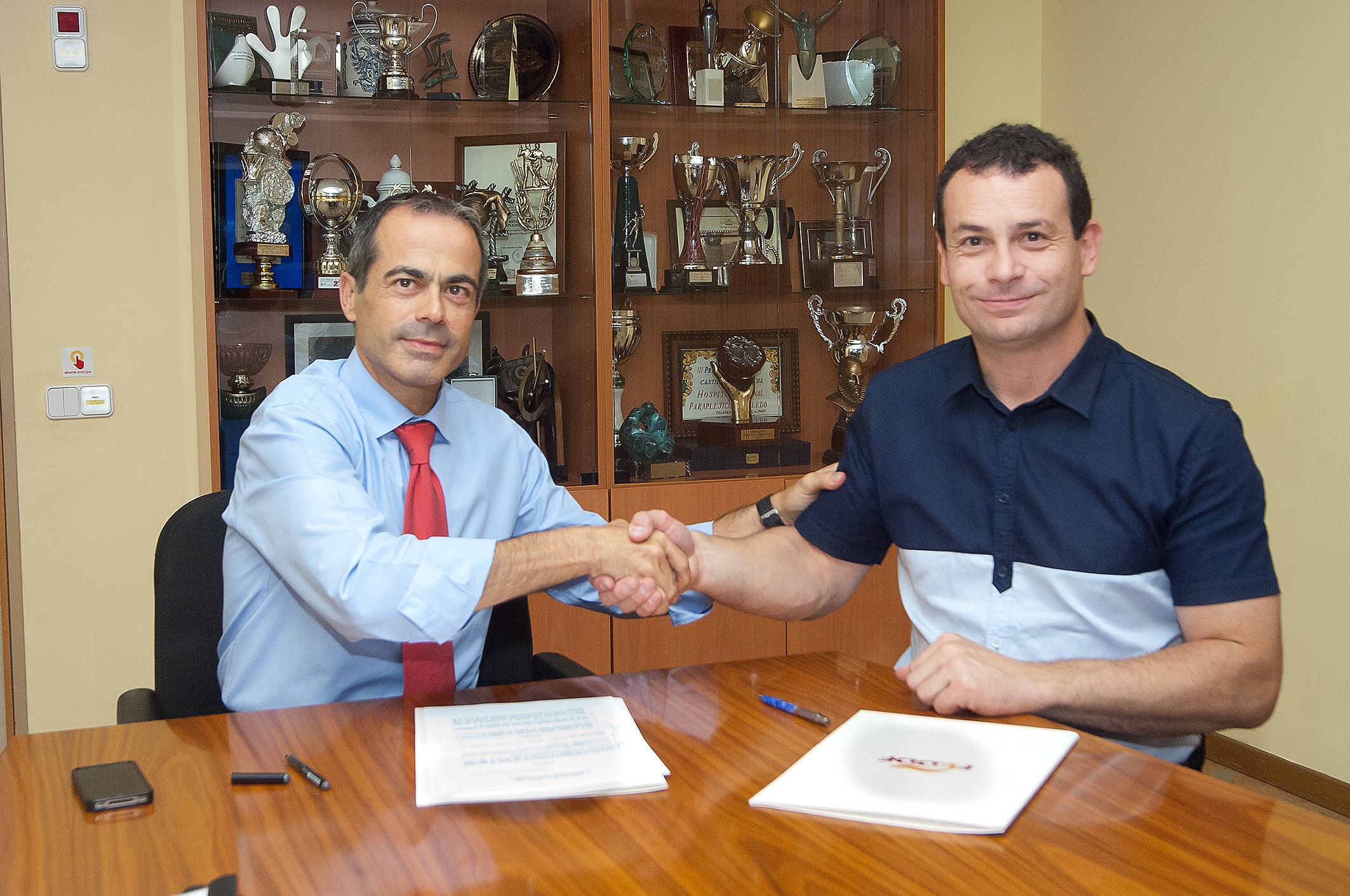 LA FUNDACI&Oacute;N DEL HOSPITAL NACIONAL DE PARAPL&Eacute;JICOS DE TOLEDO, LA FEDDF Y LA FUNDACI&Oacute;N MAPFRE, FIRMAN UN CONVENIO DE COLABORACI&Oacute;N PARA LA PROMOCI&Oacute;N DE LA ESCUELA DEPORTIVA DEL HOSPITAL.