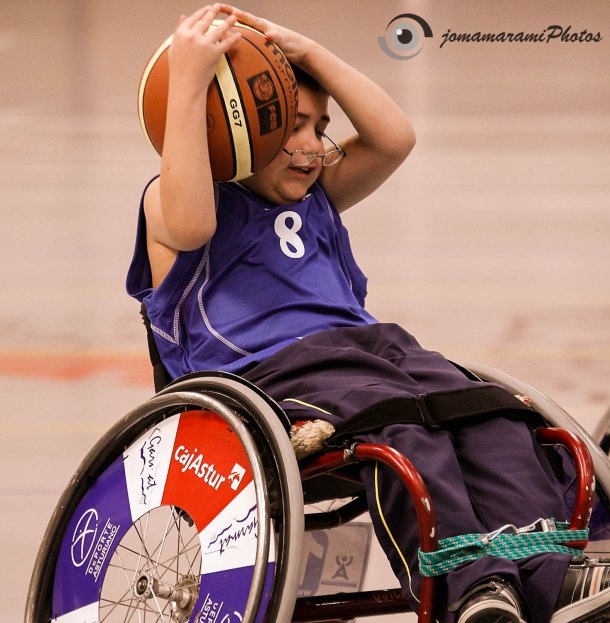 LA SELECCI&Oacute;N DE CASTILLA Y LE&Oacute;N EN EDAD ESCOLAR DE BALONCESTO EN SILLA DE RUEDAS , RUMBO A C&Aacute;CERES.