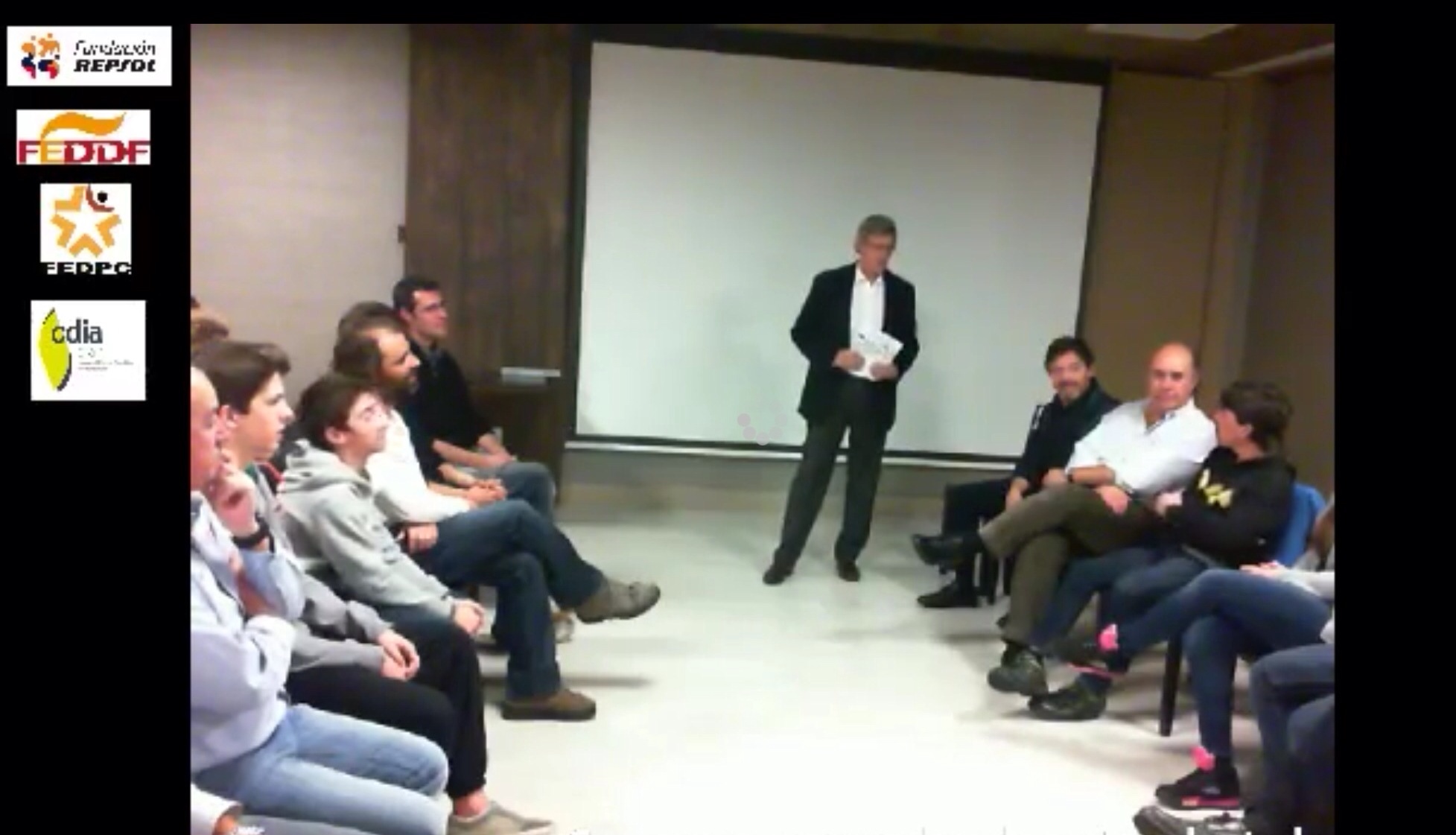 LA ACTUALIDAD DE LOS DEPORTES DE INVIERNO ADAPTADOS SE HA DADO CITA EN LA CHARLA COLOQUIO QUE SE HA REALIZADO EL D&Iacute;A 1 DE FEBRERO, EN EL VALLE DE AR&Aacute;N BAJO LA DIRECCI&Oacute;N DEL PERIODISTA DE LA CADENA COPE , ERNESTO SAENZ DE BURUAGA.