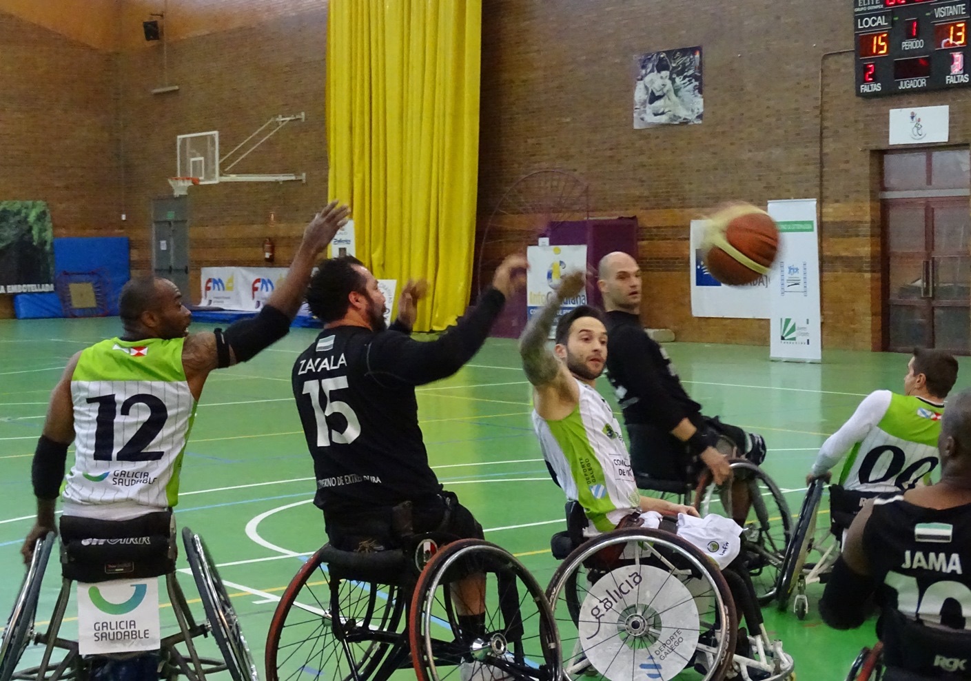 CR&Oacute;NICA MIDEBA EXTREMAURA vs AMFIV