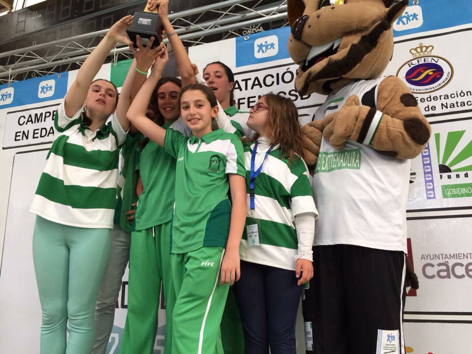 Andaluc&iacute;a se proclama campeona de Espa&ntilde;a de Nataci&oacute;n Adaptada en edad escolar, en categor&iacute;a femenina y conjunta, y Catalu&ntilde;a en categor&iacute;a masculina.