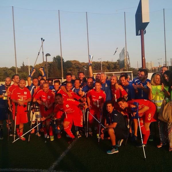  Espa&ntilde;a e Italia se enfrentaron en el trofeo internacional Ciudad de Barcelona de f&uacute;tbol con muletas.