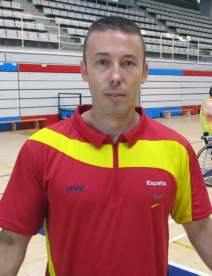 Jos&eacute; Artacho analiza a sus 12 jugadores antes del Europeo de Worcester