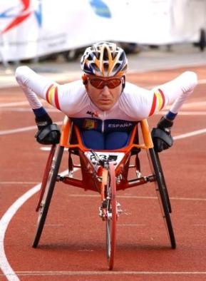 SANTIAGO SANZ QUEDA SEGUNDO EN 5.000 Y ABDERRAHMAN AIT SE CLASIFICA PARA LA FINAL DE 800