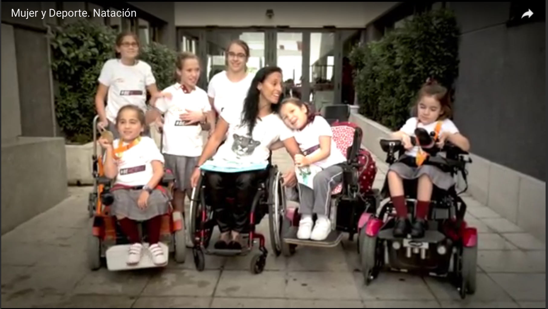 Os mostramos un v&iacute;deo de integraci&oacute;n gracias al programa Mujer y Deporte del CSD, con nuestra Paral&iacute;mpica Teresa Perales y un grupo de ni&ntilde;as del Colegio Santa Maria la Blanca