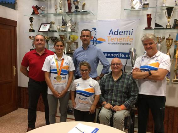 Acto de firma del convenio de colaboraci&oacute;n con Metropolitano de Tenerife un a&ntilde;o m&aacute;s