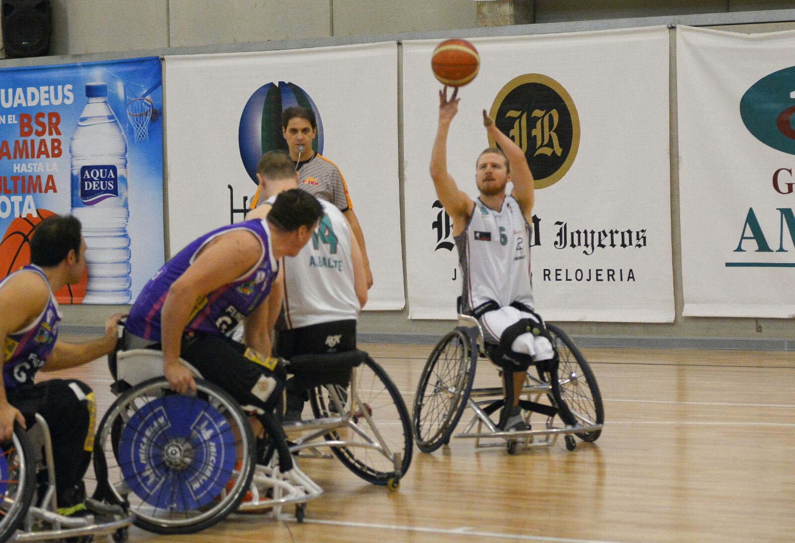 El BSR Amiab Albacete se impuso al Fundaci&oacute;n Grupo Norte (60-43) en un gran partido en el que debut&oacute; el p&iacute;vot Highcock