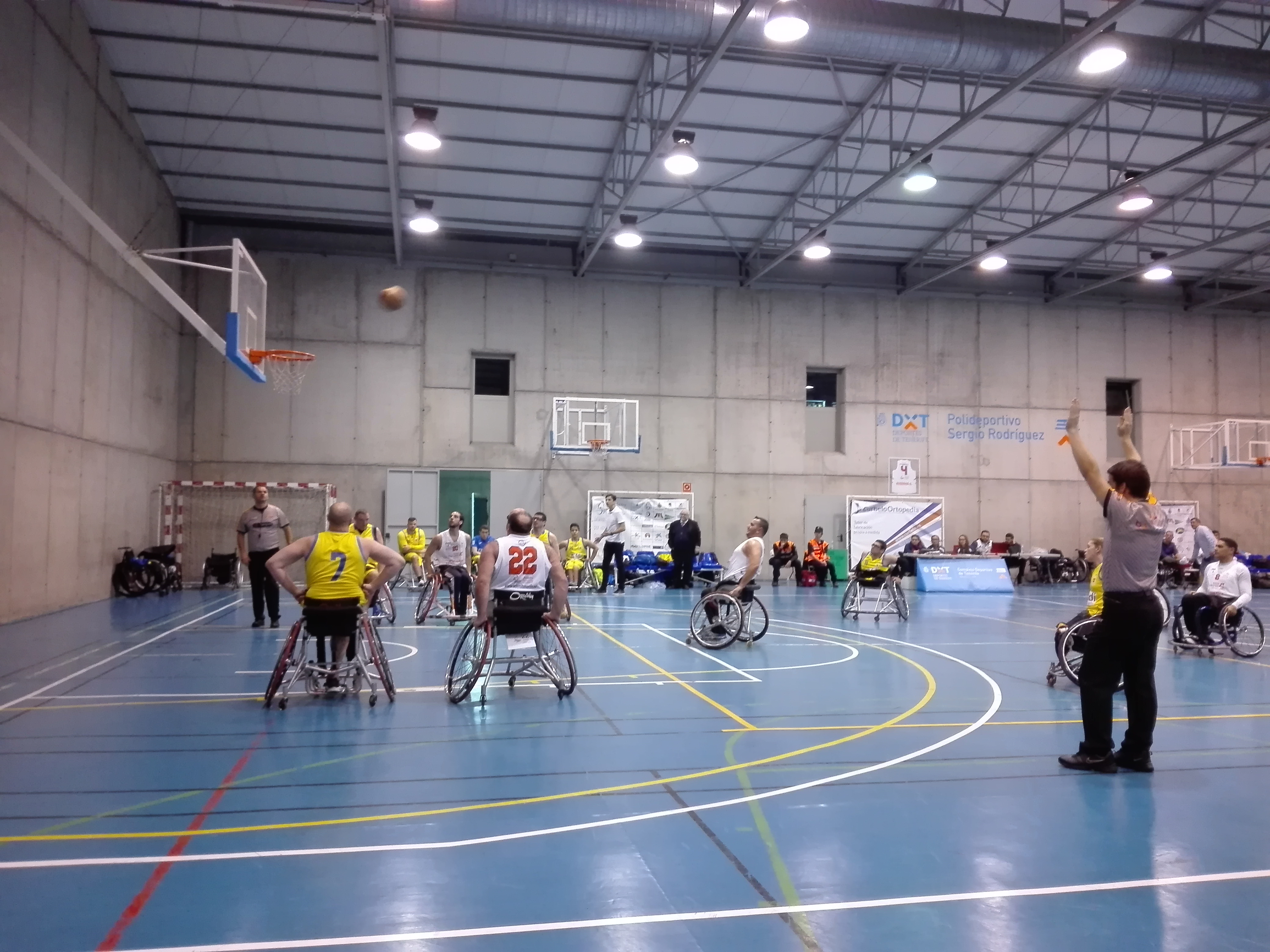 Remontada y victoria de infarto del Ademi Tenerife ante Alcorc&oacute;n 47 - 45