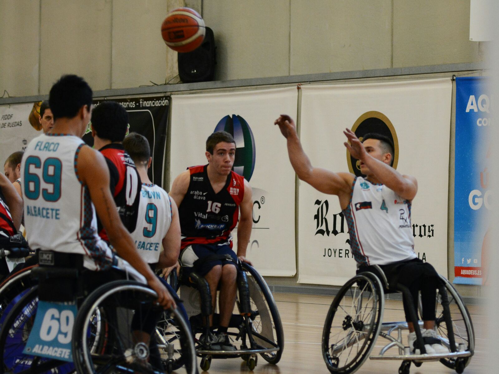 El BSR Amiab Albacete cumpli&oacute; el tr&aacute;mite y se impuso al Fundaci&oacute;n Vital Zuzenak (71-54)