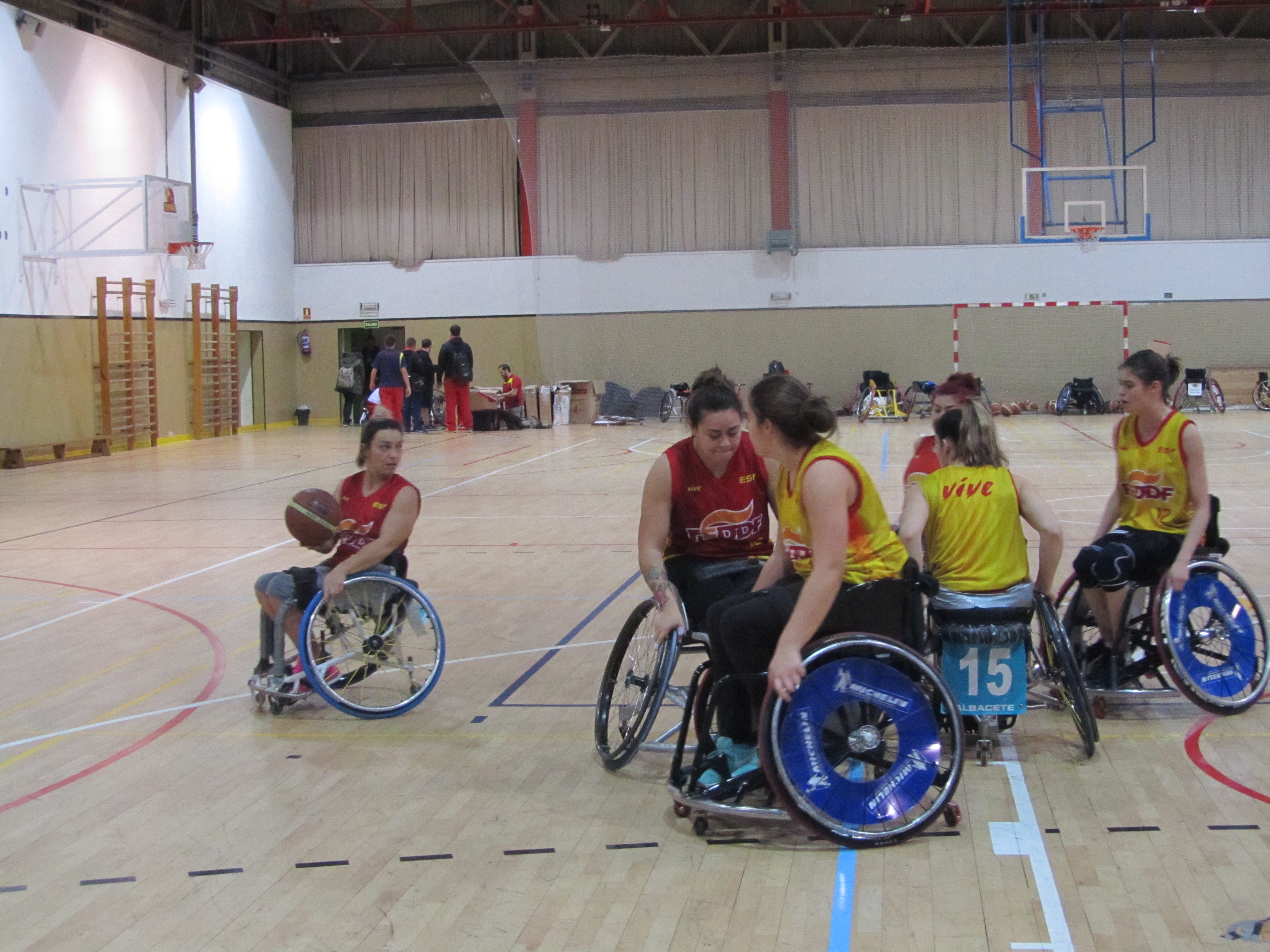 La selecci&oacute;n femenina de BSR se concentra en el CAR de San Cugat