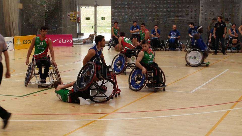 El Servigest Burgos se lleva el Trofeo Zuzenak tras vencer en la pr&oacute;rroga al anfitri&oacute;n (51-54)