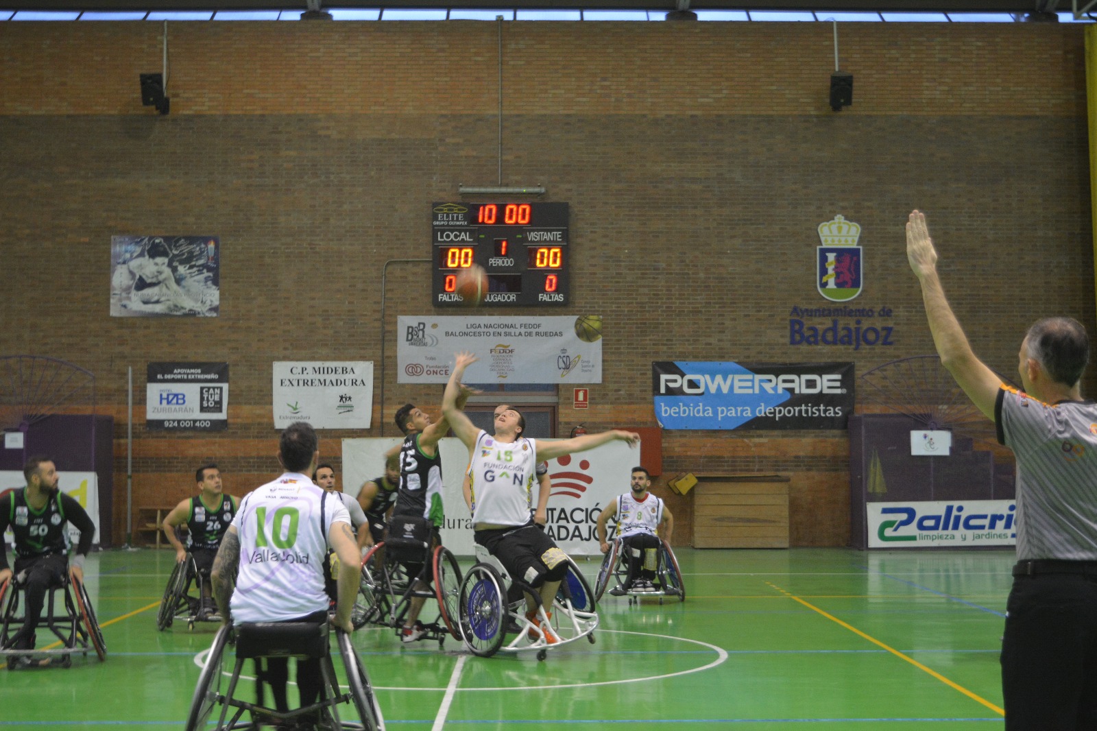 Valladolid se lleva un luchado partido ante Mideba Extremadura (67-74)