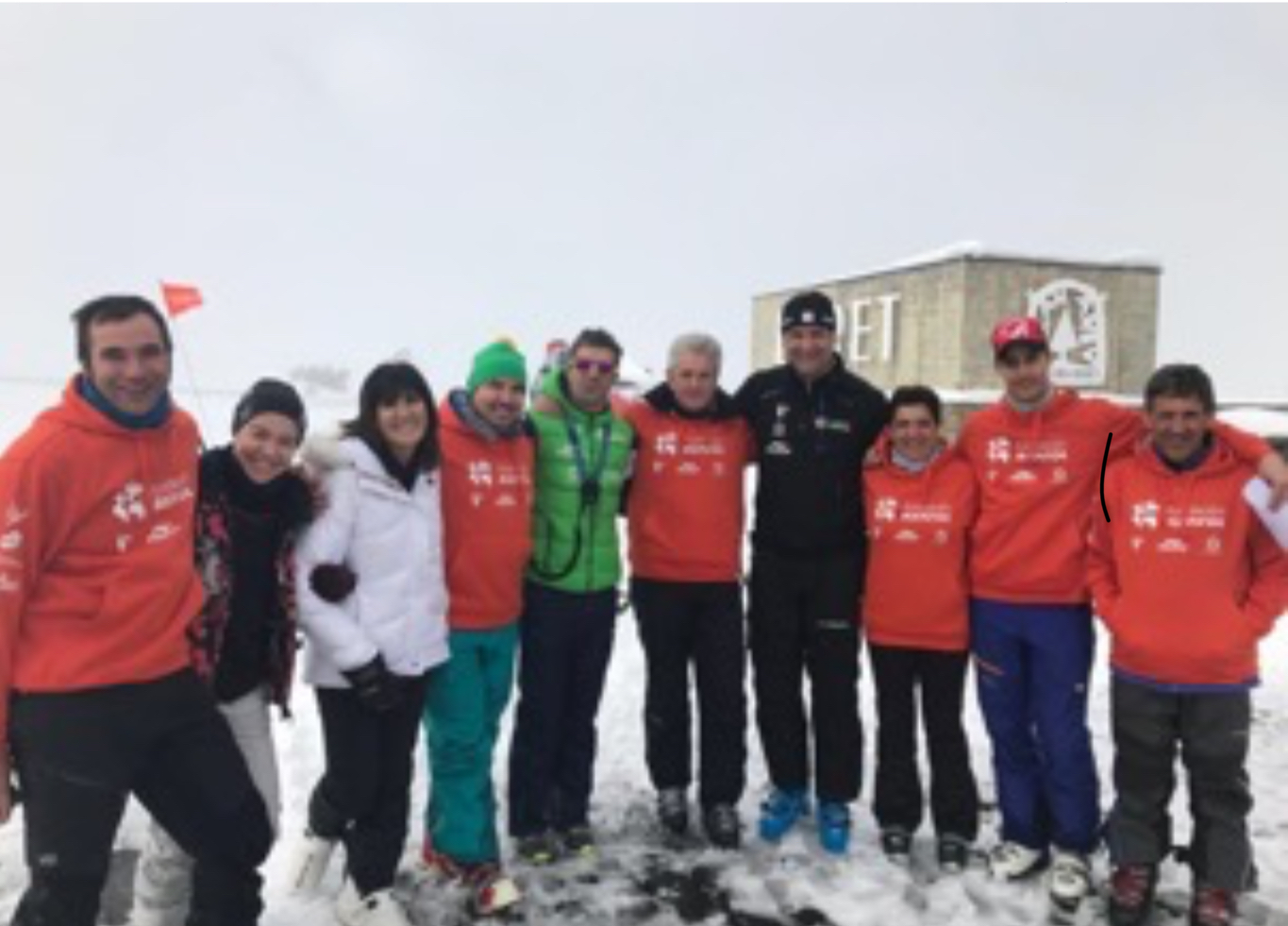 El Centro de Deportes de Invierno Adaptado (CDIA) y la FundacioÌn Repsol llevan a cabo el Campus de EsquiÌ Alpino y Snowboard adaptado y el curso de Profesor de EsquiÌ Alpino Adaptado en la estacioÌn de Baqueira Beret