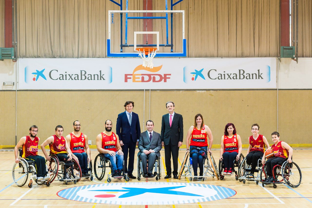 CaixaBank y la Federaci&oacute;n Espa&ntilde;ola de Deportes de Personas con Discapacidad F&iacute;sica se unen para impulsar el baloncesto en silla de ruedas