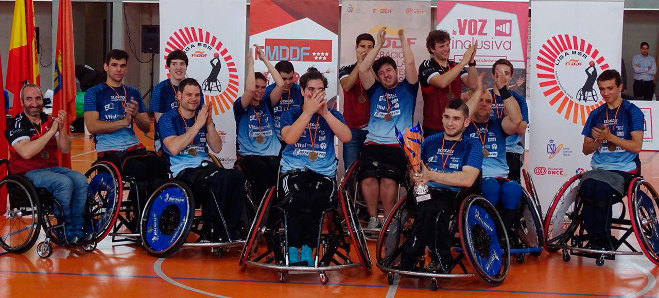 El Fundaci&oacute;n Vital Zuzenak vuelve a la Divisi&oacute;n de Honor al proclamarse campe&oacute;n de la Primera