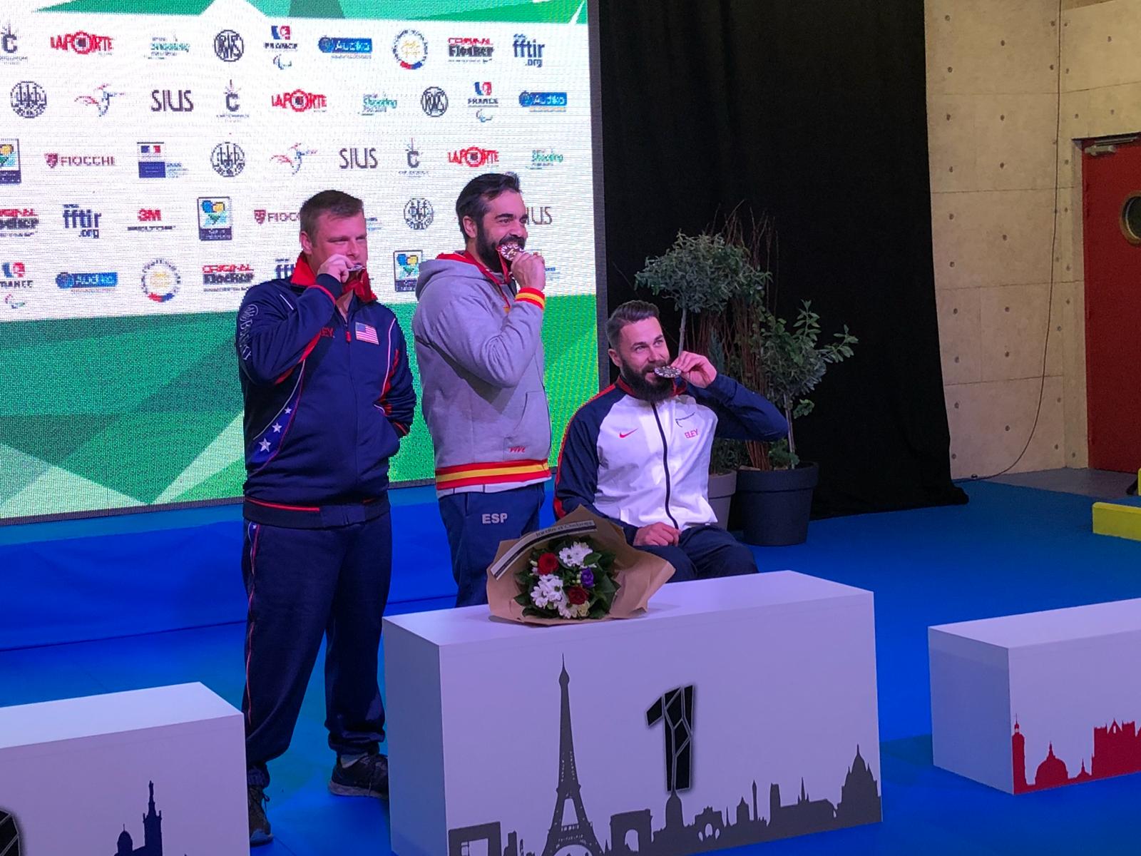 El tiro  vuelve a dar alegr&iacute;as con el oro de Saavedra en la Copa del Mundo de tiro, este es el resumen de las 1as jornadas 