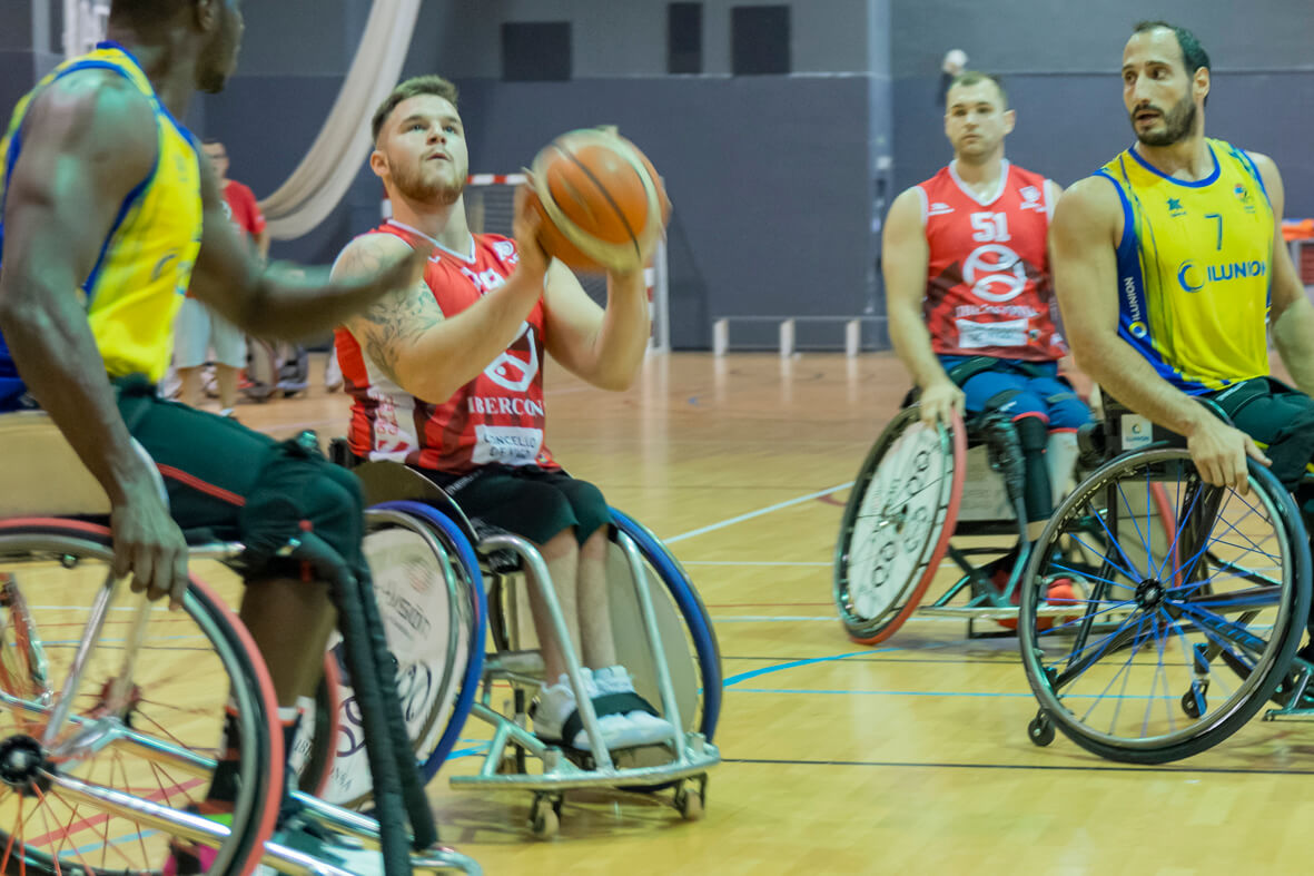 Liga BSR - DIV. HONOR (cr&oacute;nica Amfiv): Un Iberconsa Amfiv flojo en defensa y otra vez desacertado en ataque cae ante un Bidaideak Bilbao muy entonado