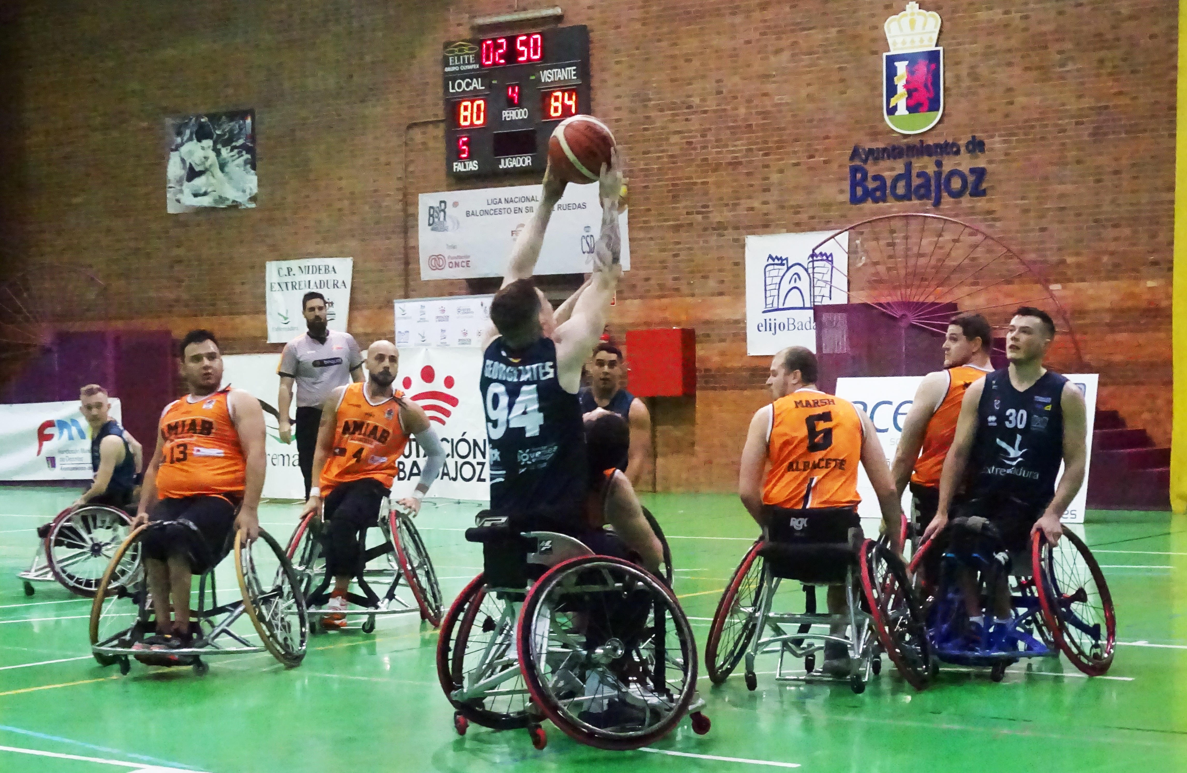 Liga BSR - DIV. HONOR (cr&oacute;nica Mideba): El Mideba Extremadura corrige sus errores para remontar y colocarse l&iacute;der