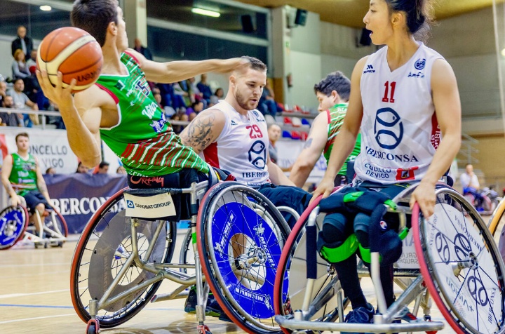 Liga BSR - DIV. HONOR (cr&oacute;nica Zuzenak): Primera victoria de la temporada tras remontada en Vigo