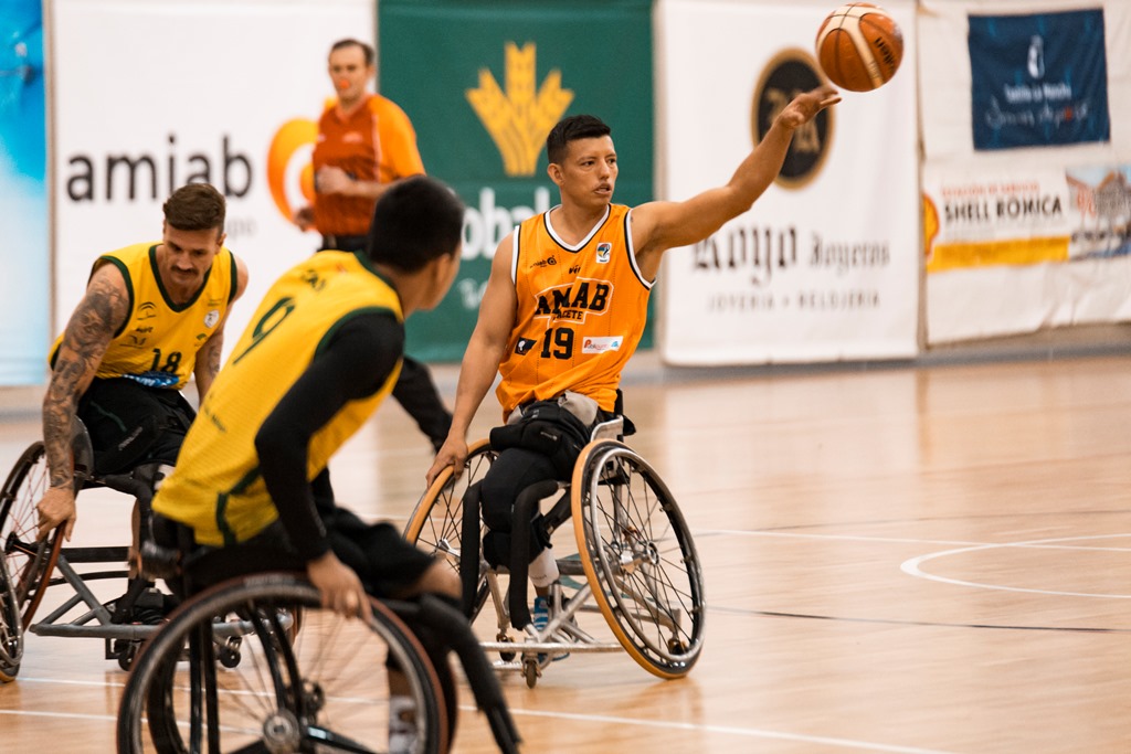 Liga BSR - DIV. HONOR (cr&oacute;nica Amiab): El BSR Amiab Albacete alarga su mala racha perdiendo en casa del Iberconsa Amfiv (90-74  