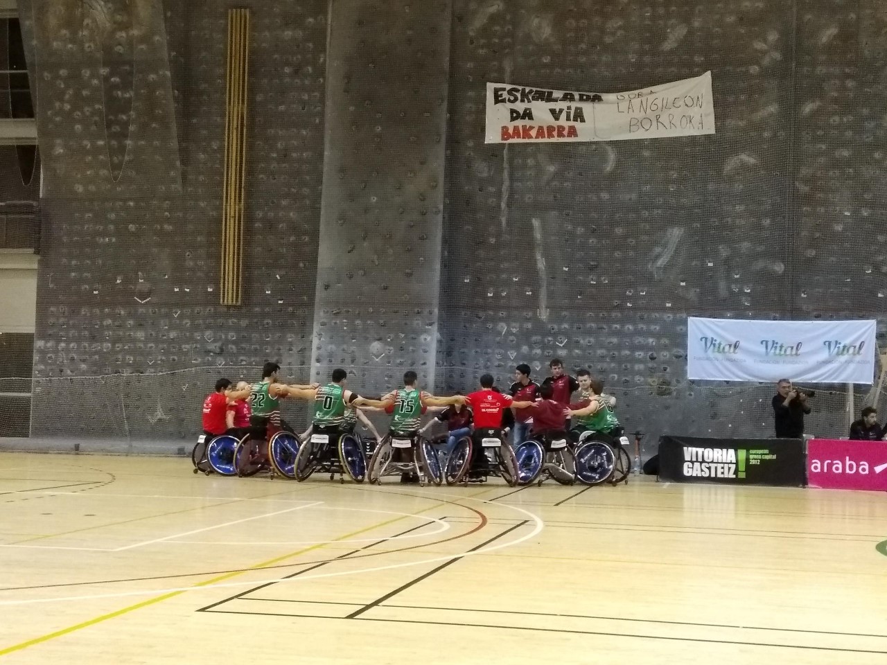 Liga BSR - DIV. HONOR (cr&oacute;nica Zuzenak): El Fundaci&oacute;n Vital Zuzenak no aguanta el potencial f&iacute;sico del Ilunion