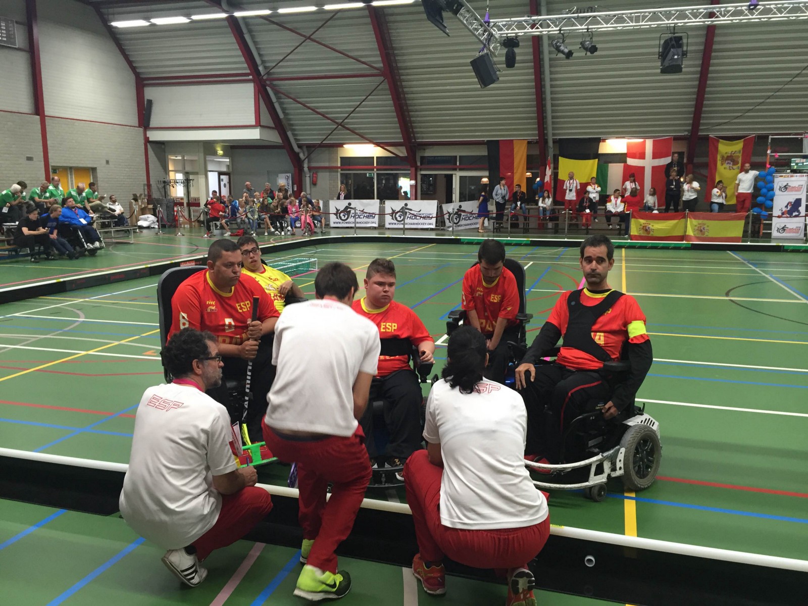 Espa&ntilde;a finaliza la fase de grupos del Europeo de Powerchair Hockey aprendiendo de sus rivales