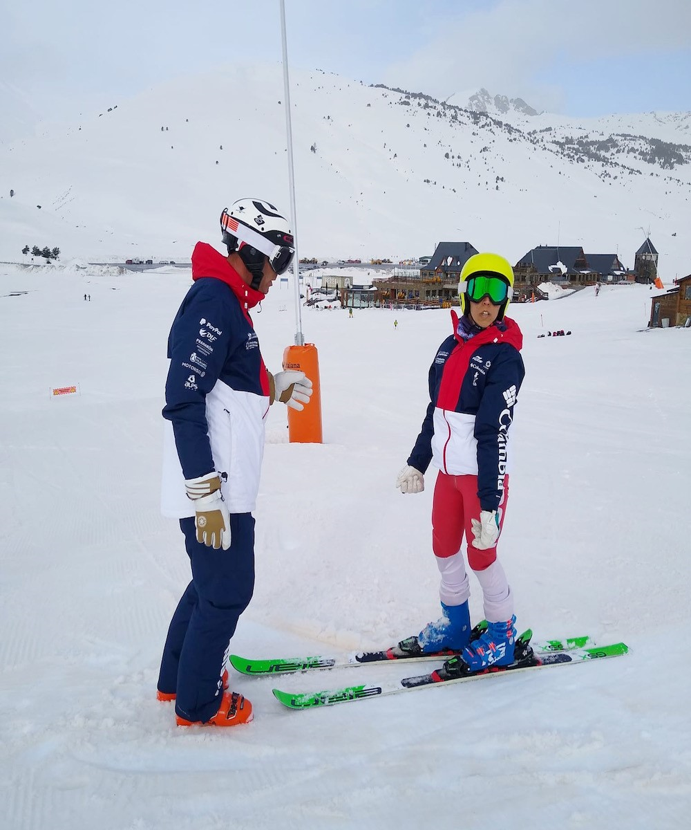 Cinco deportistas de esqu&iacute; y snowboard realizan una concentraci&oacute;n en Arroyomolinos