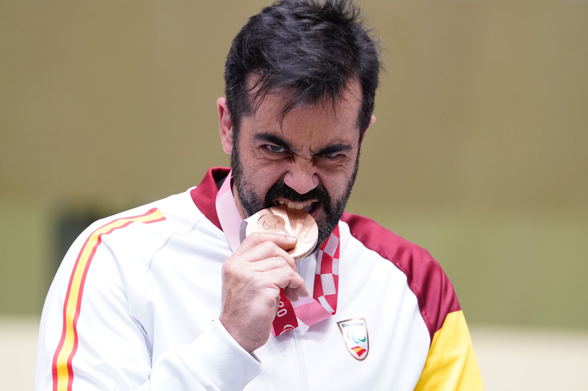 Juan Antonio Saavedra se cuelga el bronce con la carabina