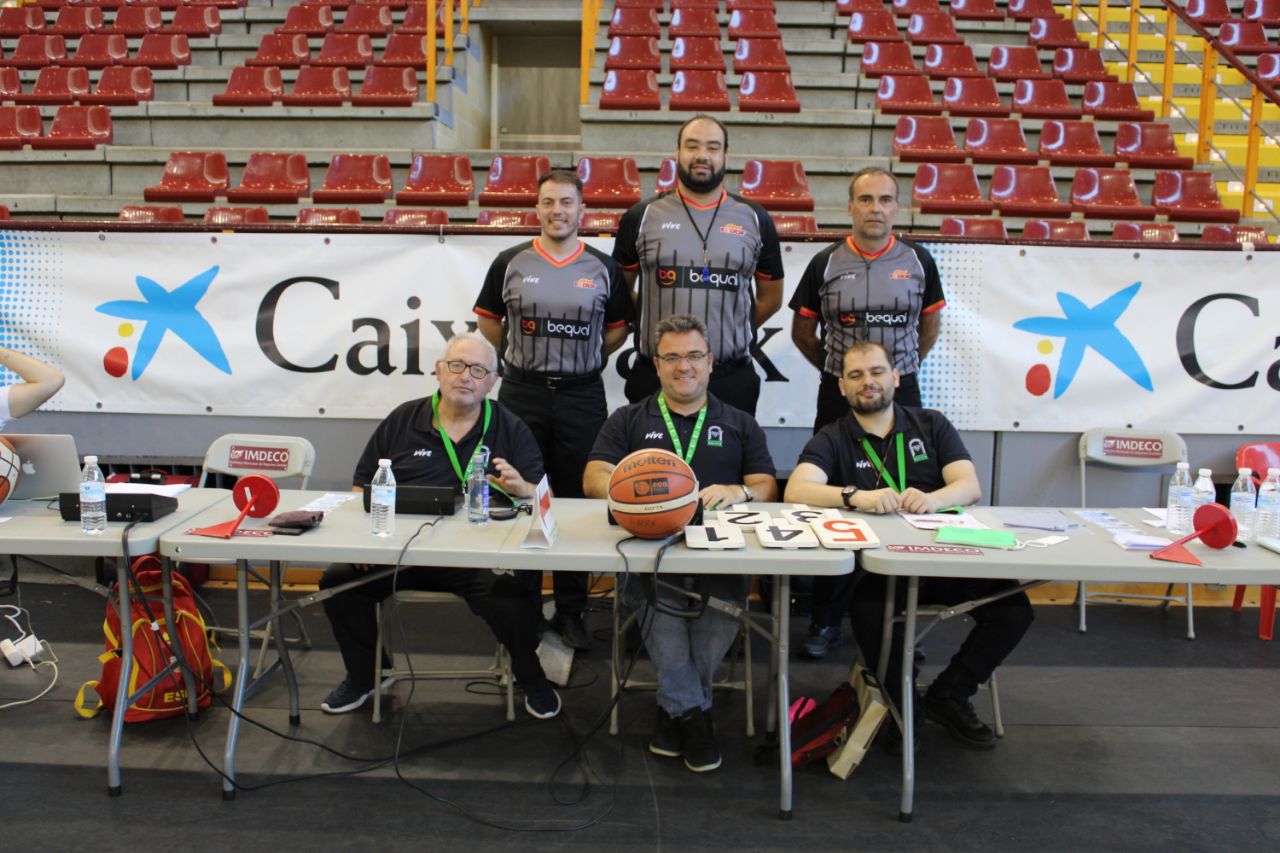 Clinic de pretemporada de &aacute;rbitros