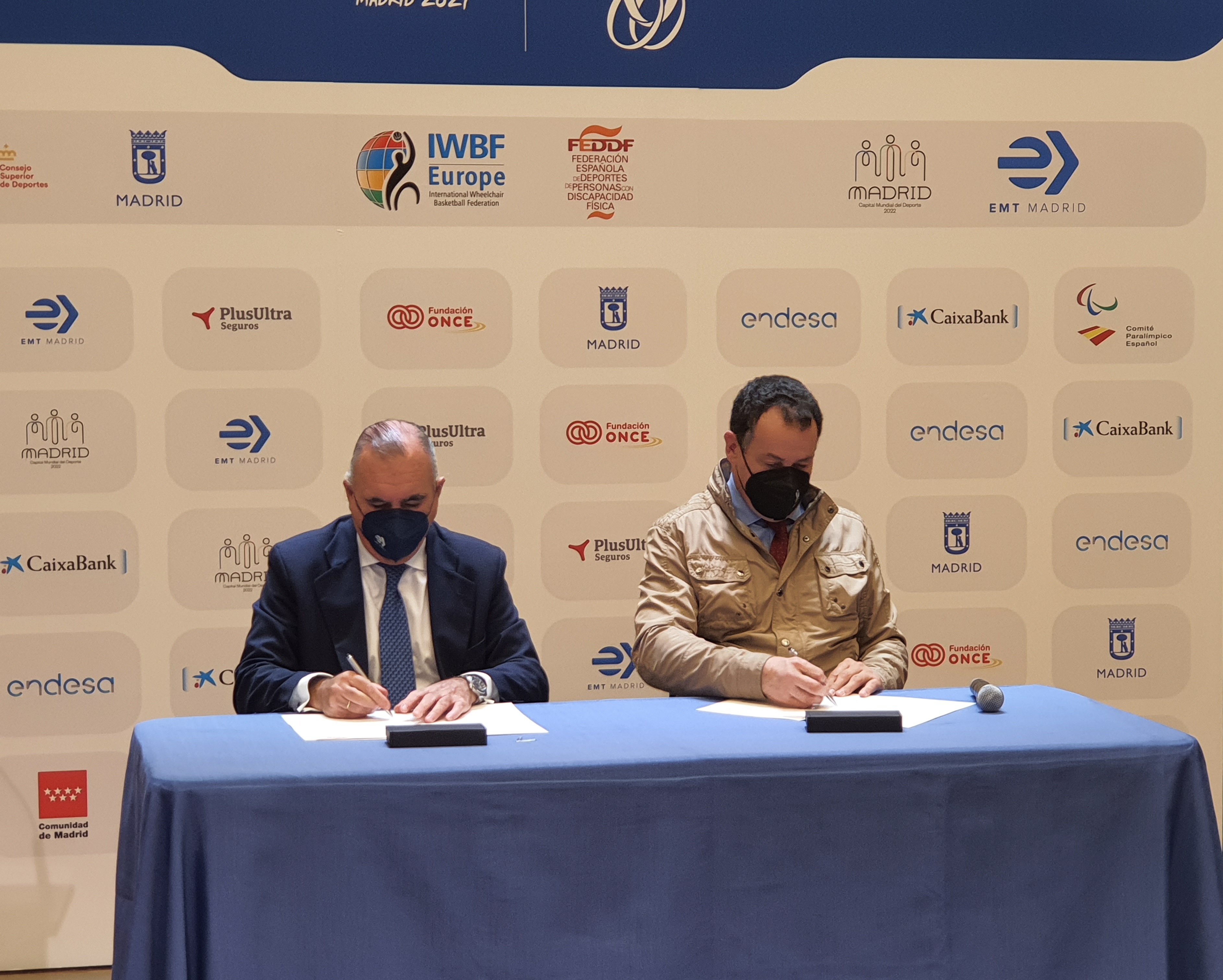EMT y la FEDDF firman un convenio para la organizaci&oacute;n del Europeo de baloncesto en silla de ruedas 