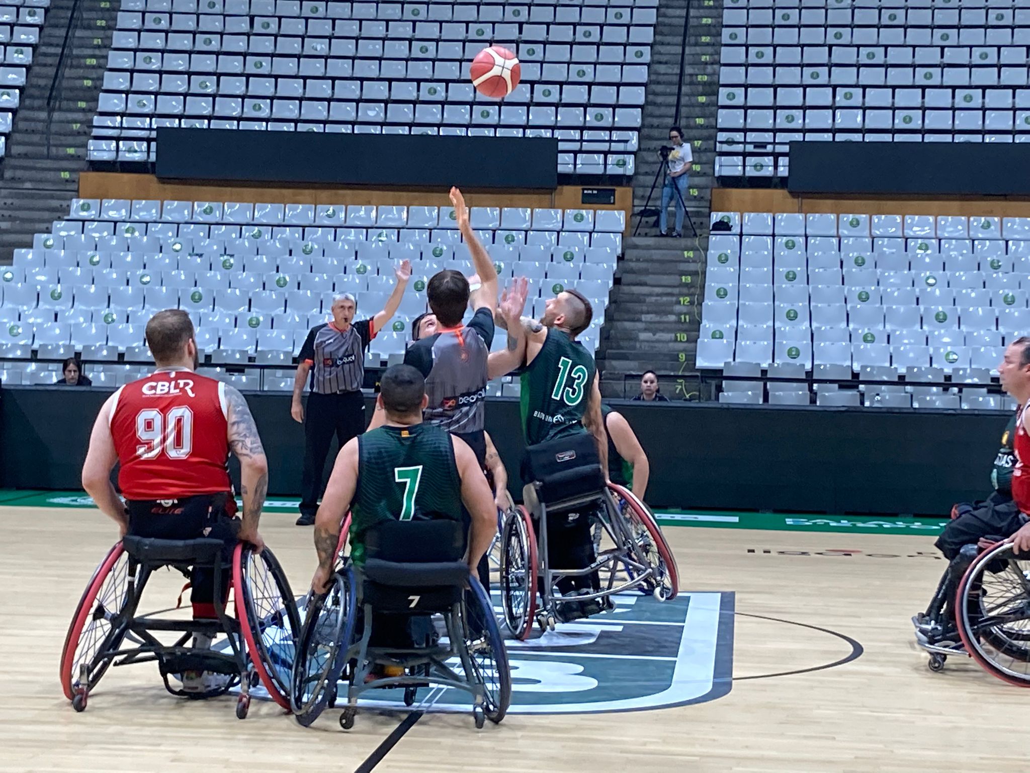 Fundaci&oacute;n FDI Las Rozas gana al Joventut y se mantiene en Divisi&oacute;n de Honor