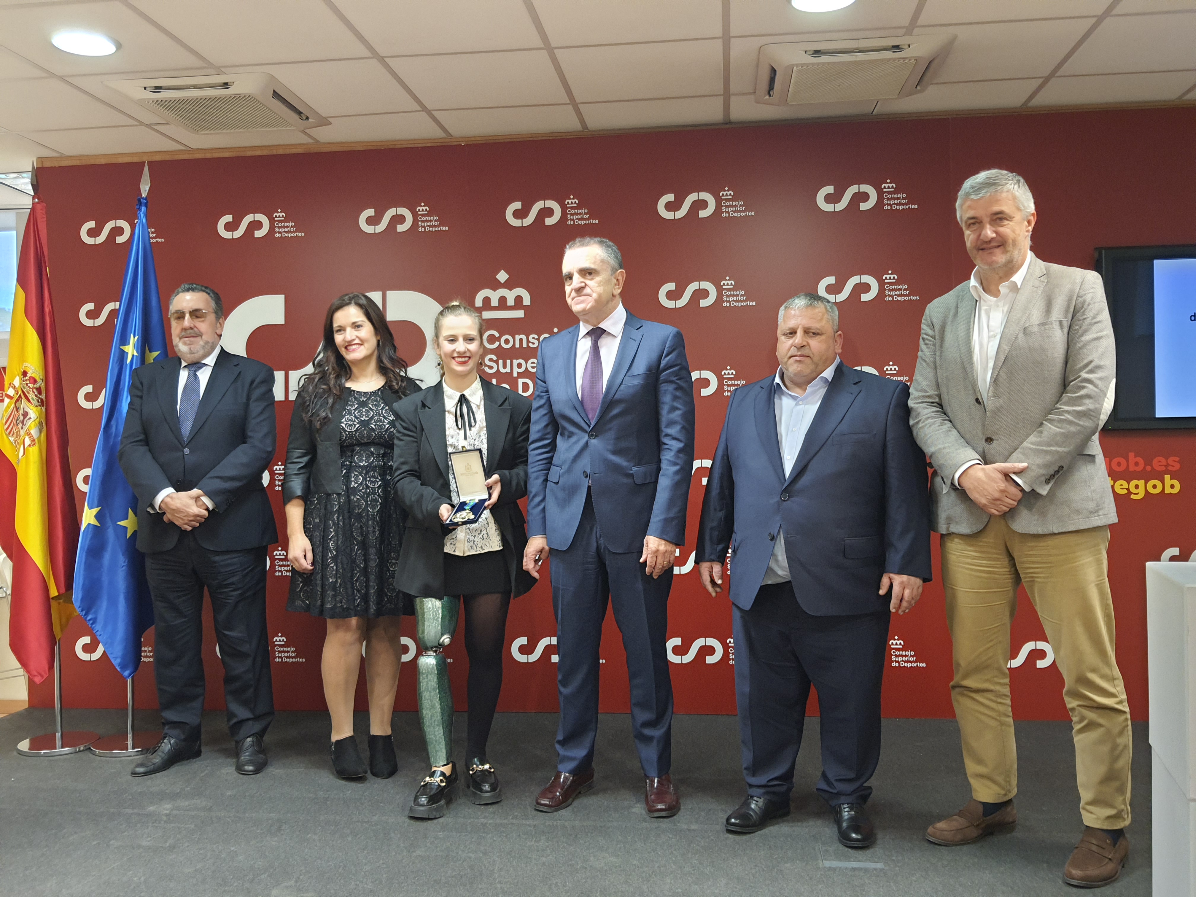 Desir&eacute;e Vila recibe la medalla de oro de la Real Orden del M&eacute;rito Deportivo del CSD