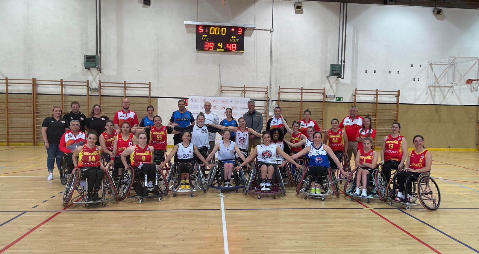 La selecci&oacute;n femenina sigue preparando el Mundial de Dub&aacute;i con una concentraci&oacute;n en el CAR de Madrid