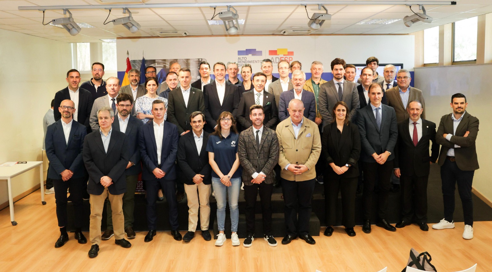 La FEDDF colabora con ADESP en la distribuci&oacute;n de 3.000 becas a deportistas y otros profesionales del deporte