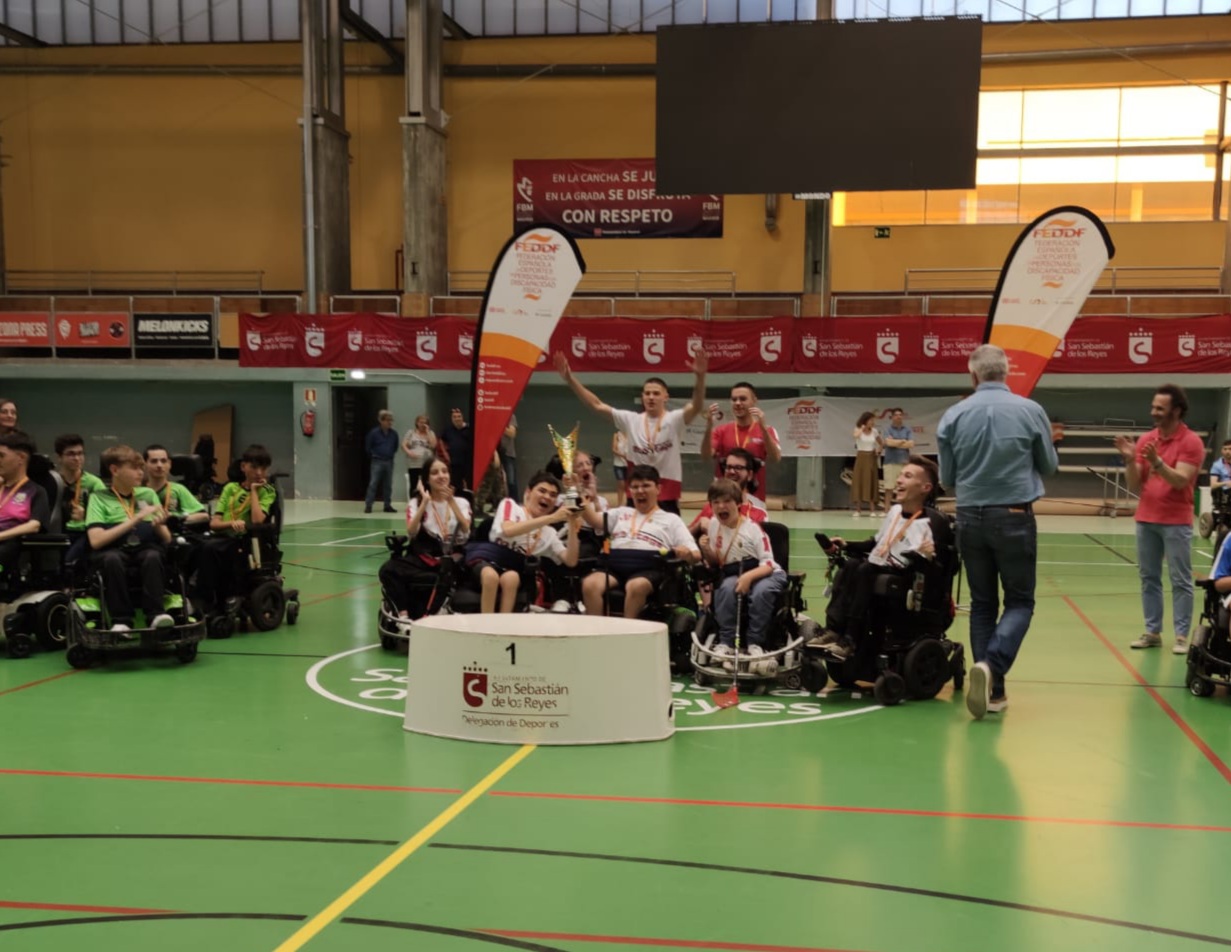 Avantage FDI, campe&oacute;n de la tercera jornada de la Liga nacional de hockey en silla de ruedas el&eacute;ctrica