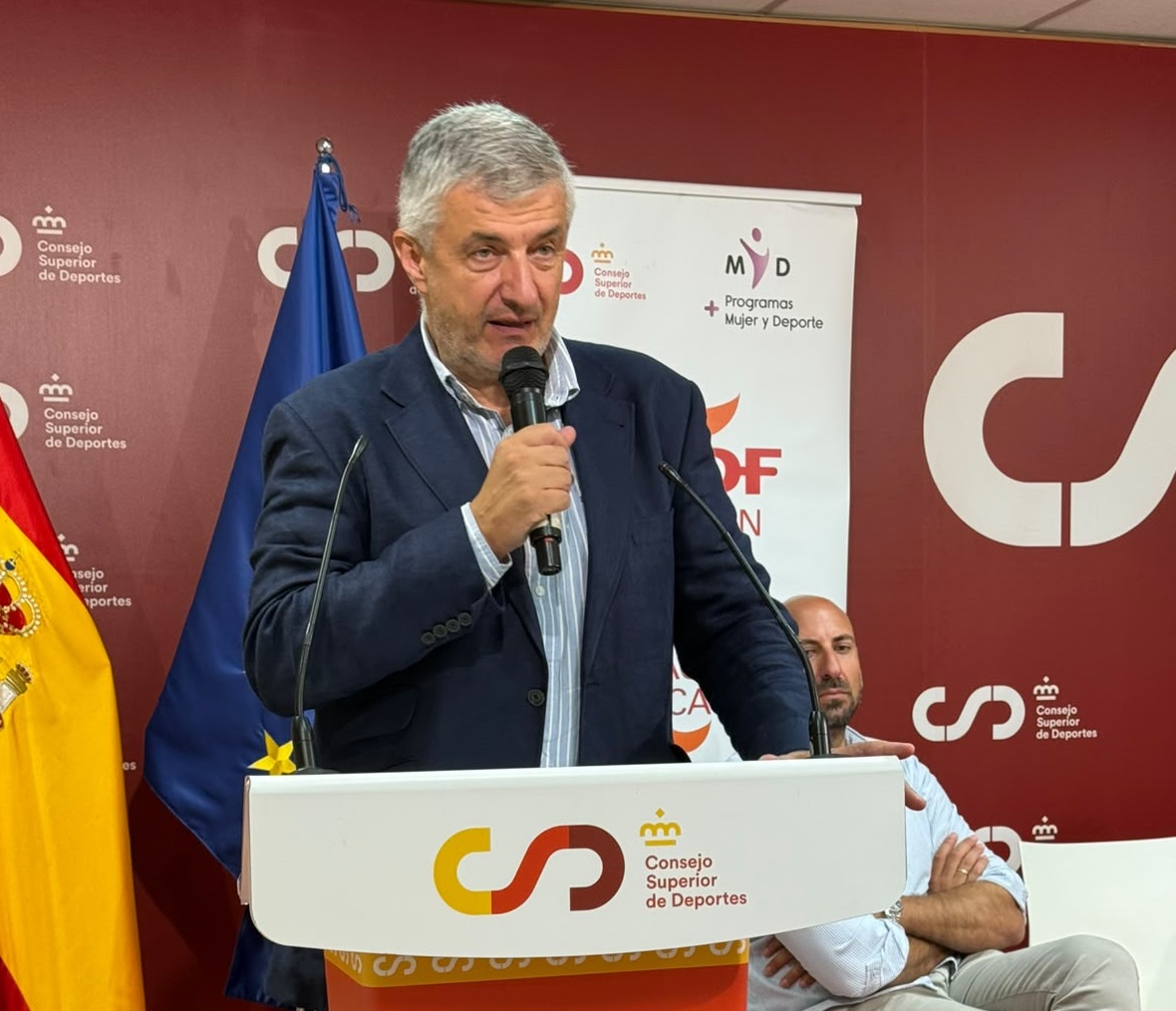 Enrique &Aacute;lvarez, reelegido presidente de la FEDDF